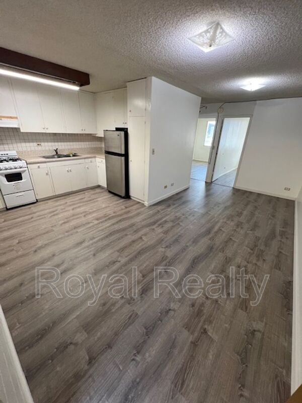 Honolulu Condo: 3003 Ala Napuaa Pl.