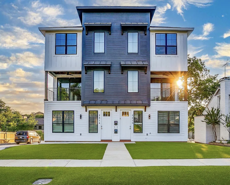 Fort Worth Townhome: 2203 West Devitt Street
