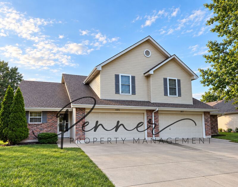 Lees Summit House: 405 SW Hoke Ln