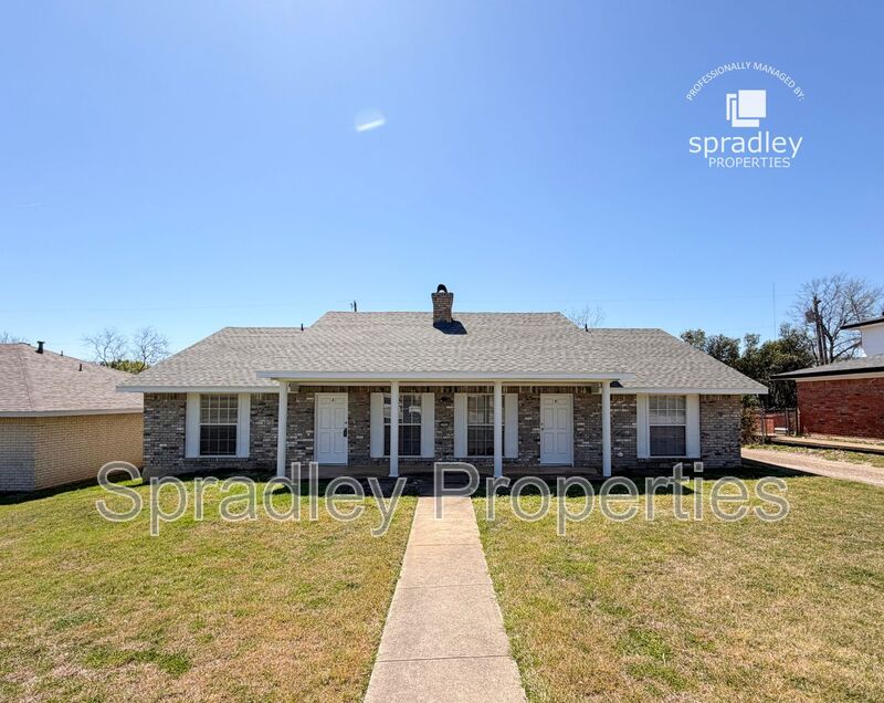 Temple Townhome: 3705A Ivanhoe