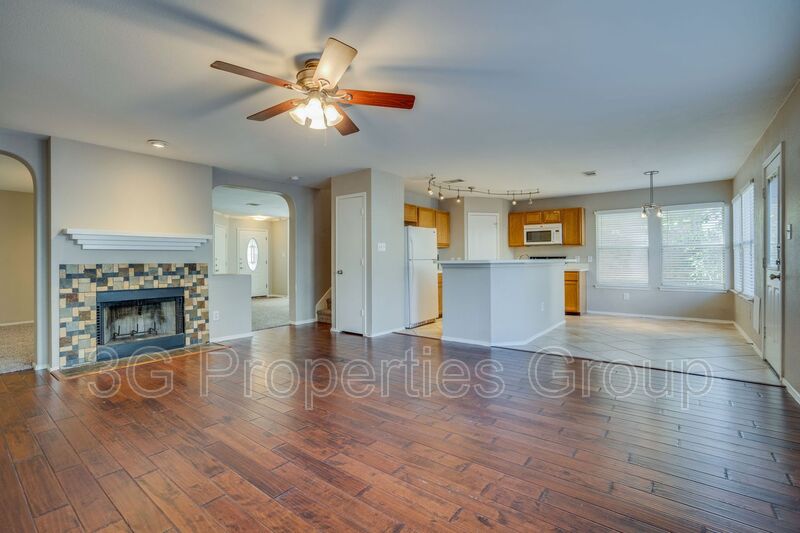 Lewisville House: 2032 Peregrine Court