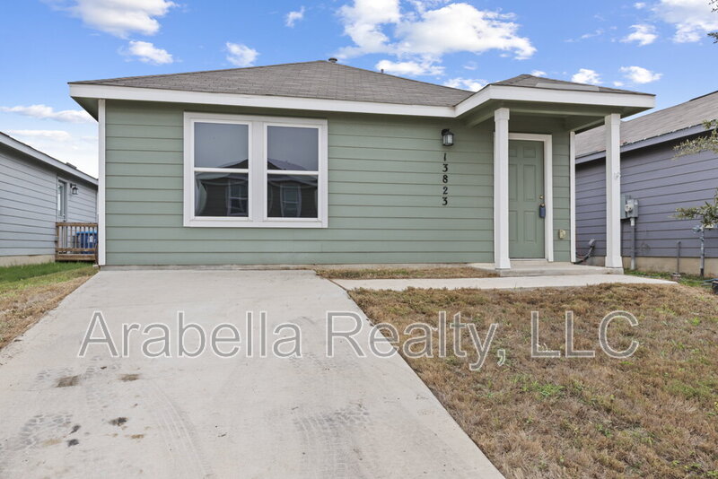 San Antonio House: 13823 Ostrich Run