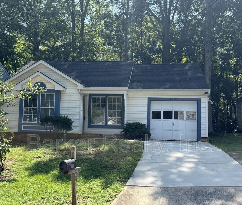 Raleigh House: 2925 Golden Oak Court
