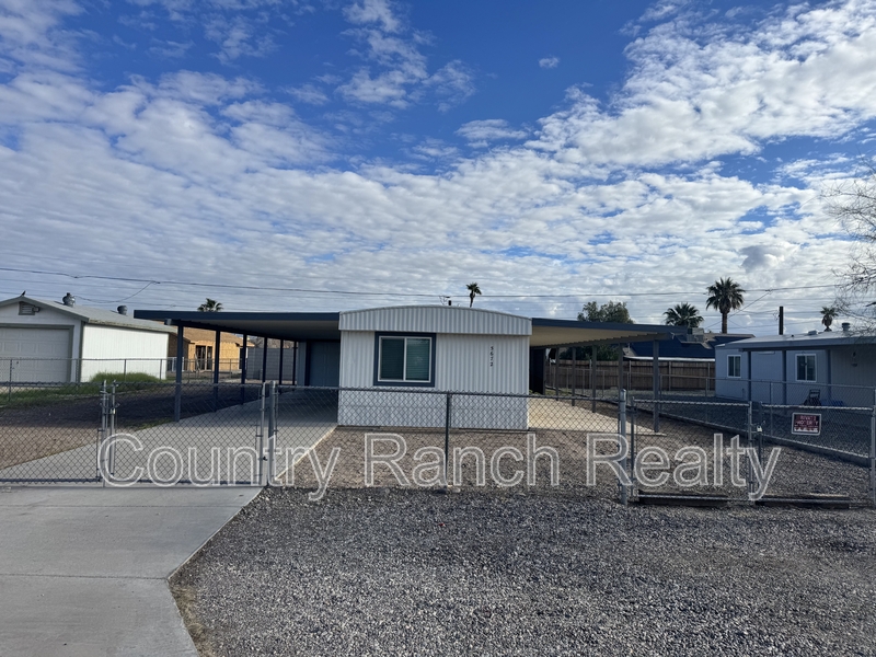 Fort Mohave House: 5672 Pearl Street
