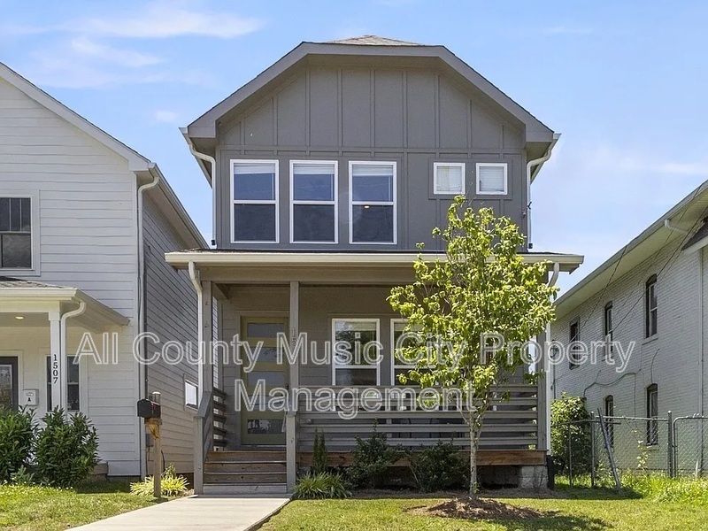 Nashville House: 1507B 14th Ave N