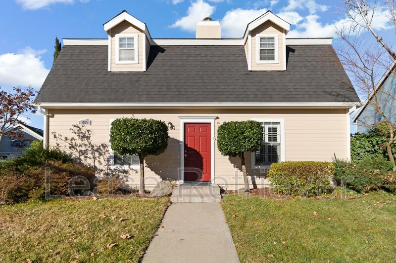 Tracy House: 825 Heritage Pl