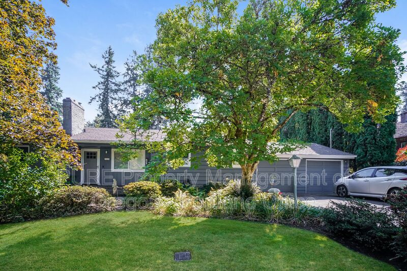 Portland House: 3520 SW Coronado St