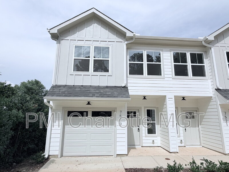 Charlotte Townhome: 7519 Lawyers Rd