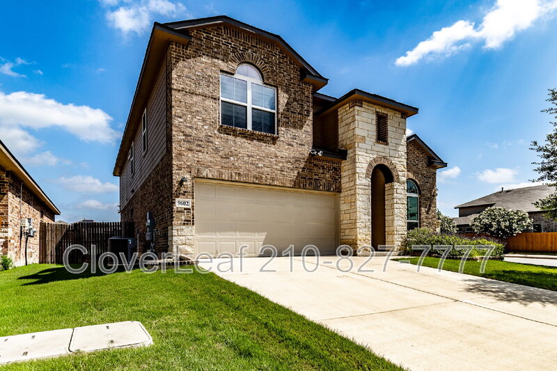 San Antonio House: 9602 Bicknell Sedge