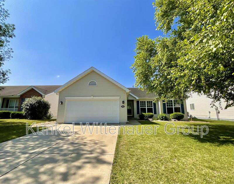 Belleville House: 2923 Harvest Meadow Drive