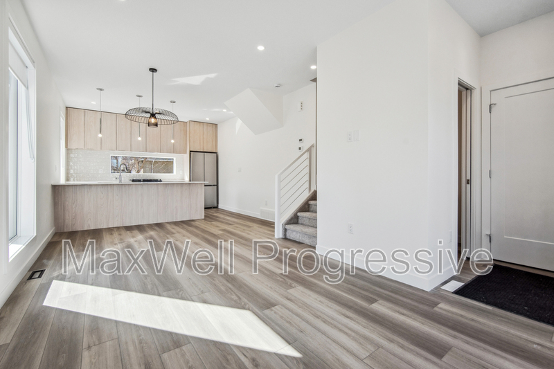 Edmonton Townhome: 9005 - 9017 93 Street