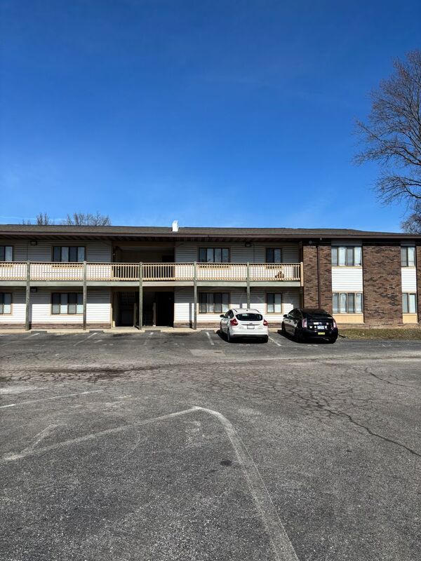 Belleville Condo: 104 N. 27th St.