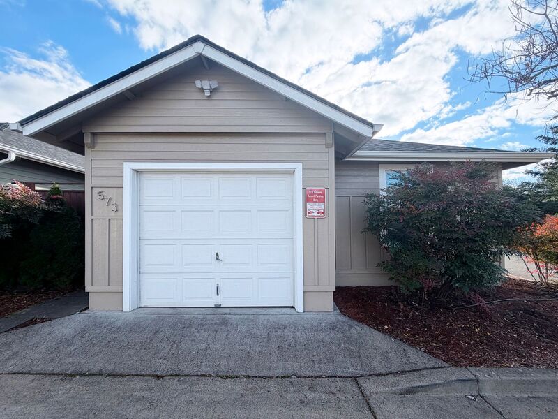 Eugene House: 573 Hanover St