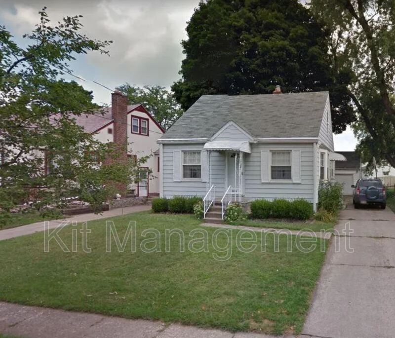 Toledo House: 2114 Berdan