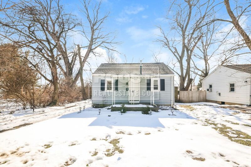 Dayton House: 1704 Willamet Rd.