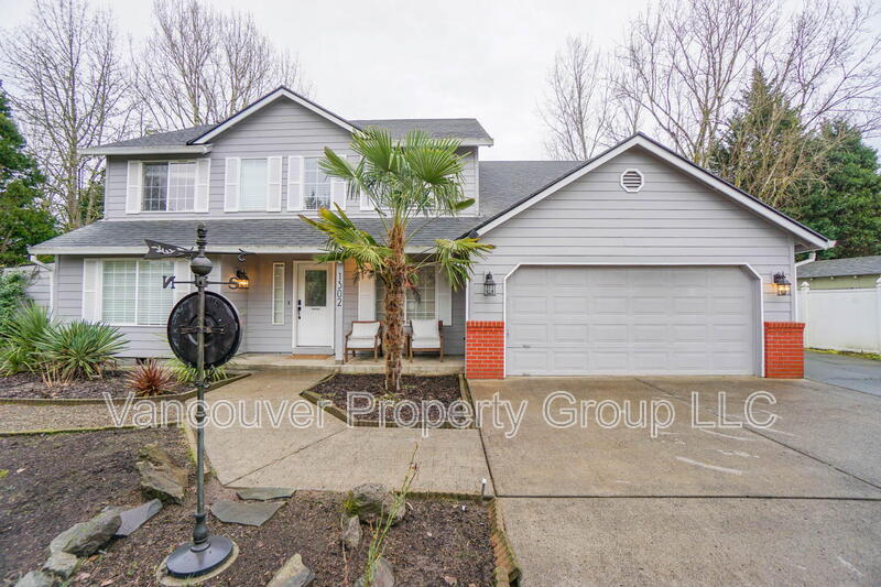 Battle Ground House: 1302 NW 3rd Cir