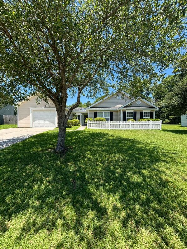 Summerville House: 504 Savannah River Dr