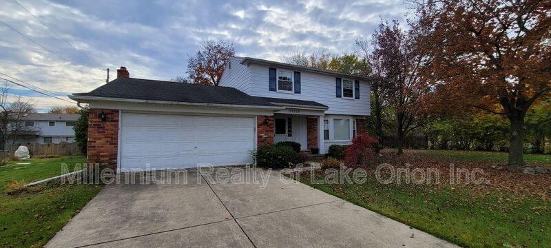 Farmington Hills House: 29359 Hemlock Dr