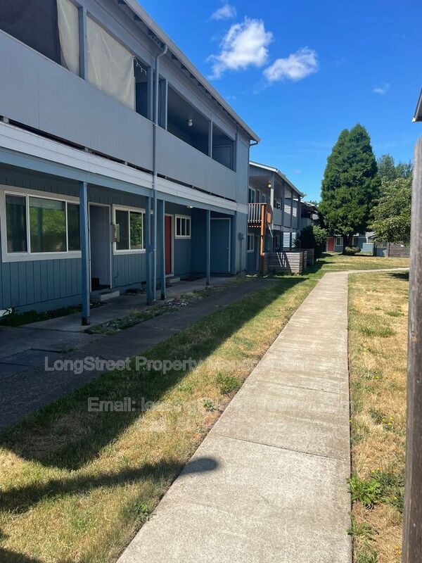 Beaverton House: 4085 SW 160th Ave