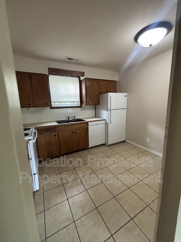 2428 Cedarwood Avenue - 1, rental photo 4