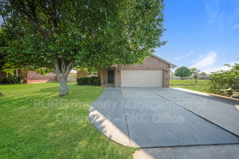 Oklahoma City House: 7921 Azurewood Drive