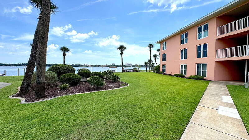 Daytona Beach Condo: 721 South Beach Street