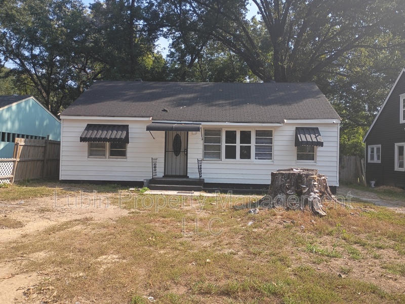 Memphis House: 2984 Birchdale Dr