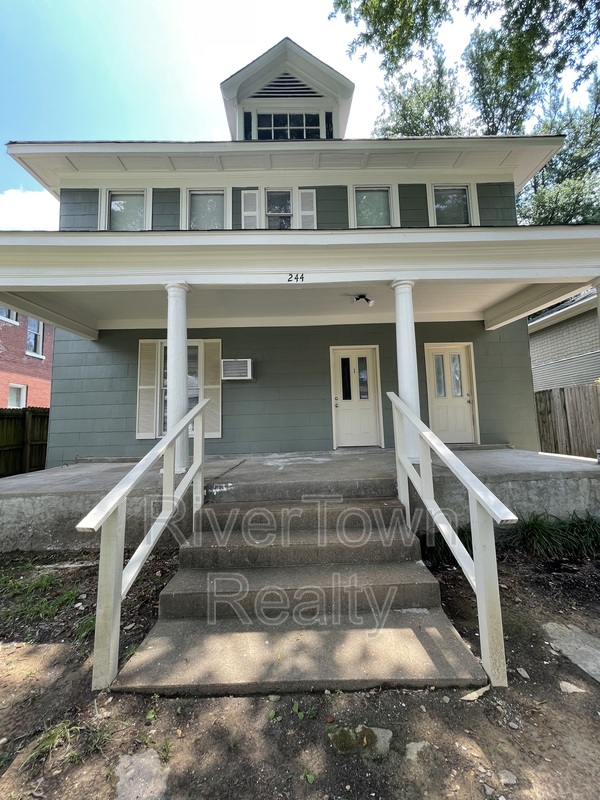 Memphis House: 244 Garland St
