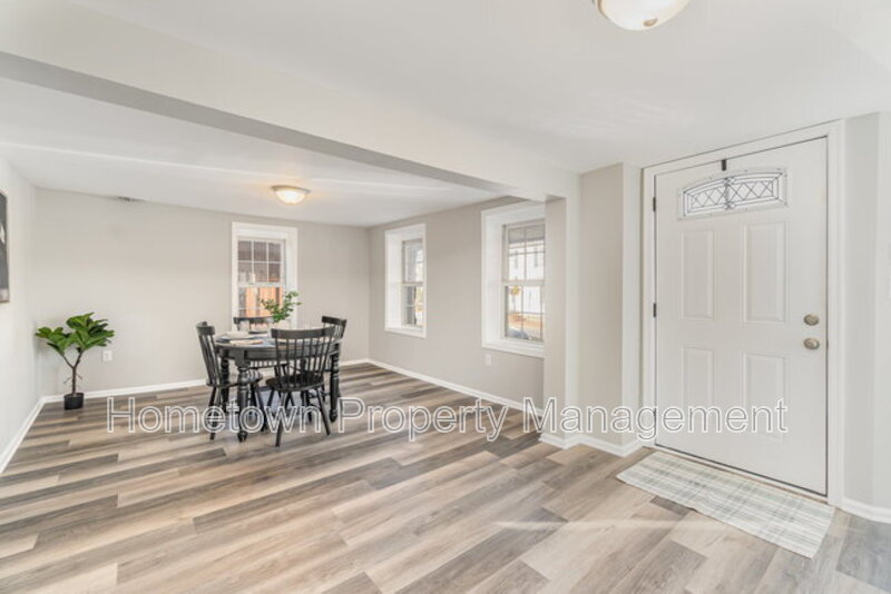 fairfield House: 28 West Main Street