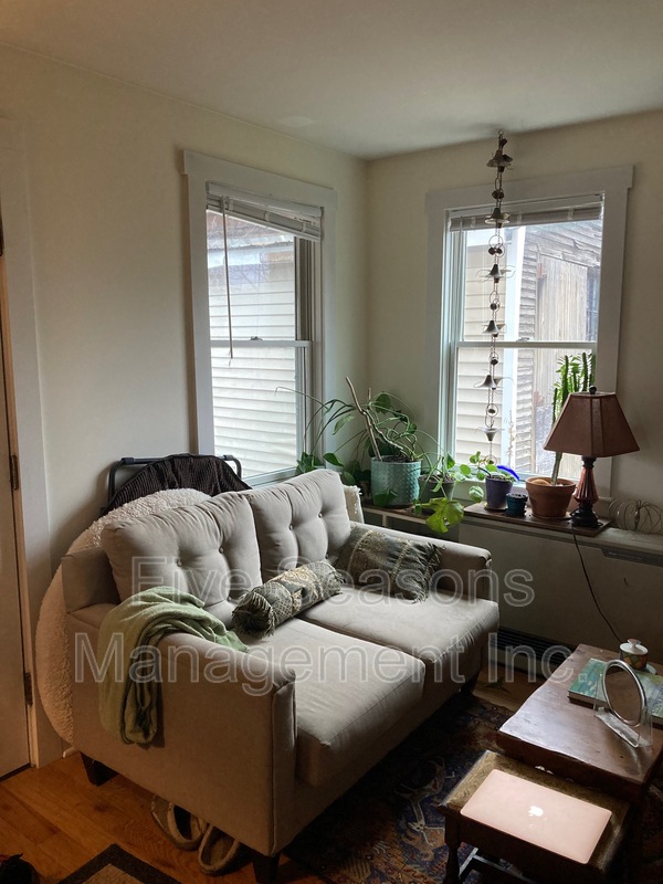 Burlington Condo: 49 Intervale Avenue - 47 A