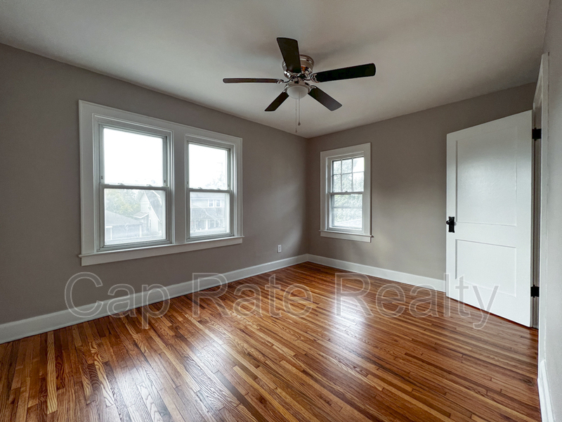 Columbus House: 506 Thurman Ave