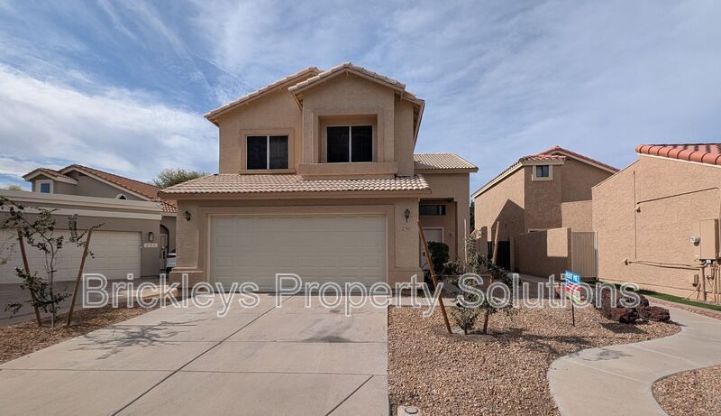 Chandler House: 250 S Lakeview Blvd