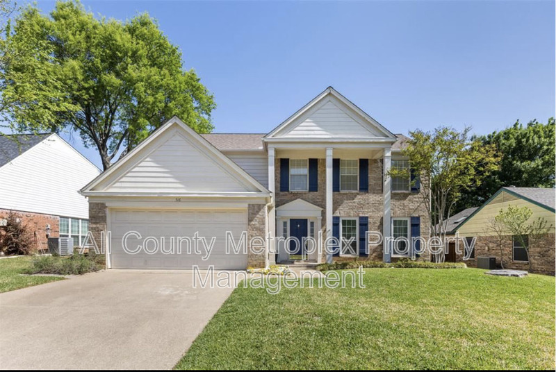 Grapevine House: 516 Arbor Oak