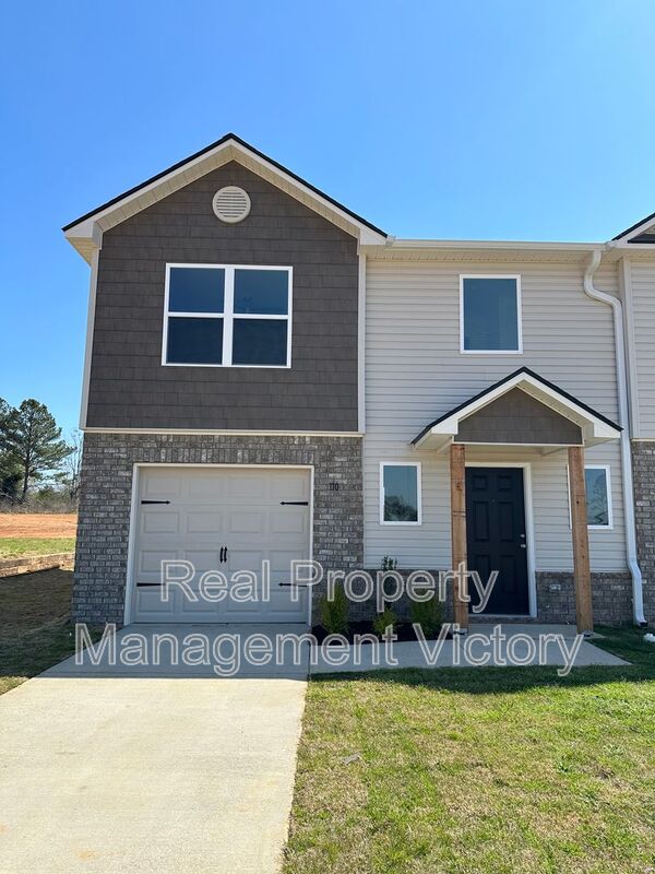 Lincoln House: 110 Marina Dr.