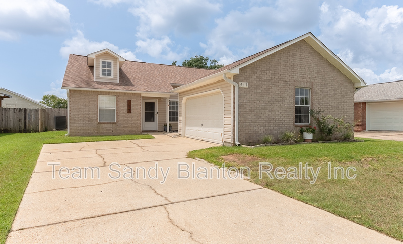 Cantonment House: 617 Hanley Downs Drive