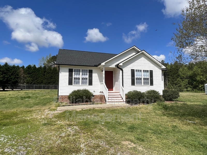 Smithfield House: 156 Yellow Stone Lane