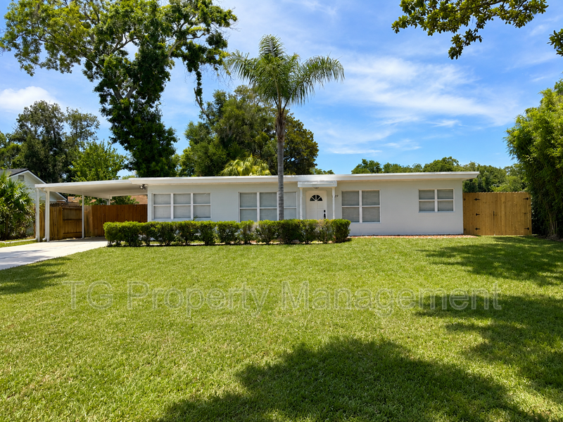 Jacksonville Beach House: 1619 2nd Ave N