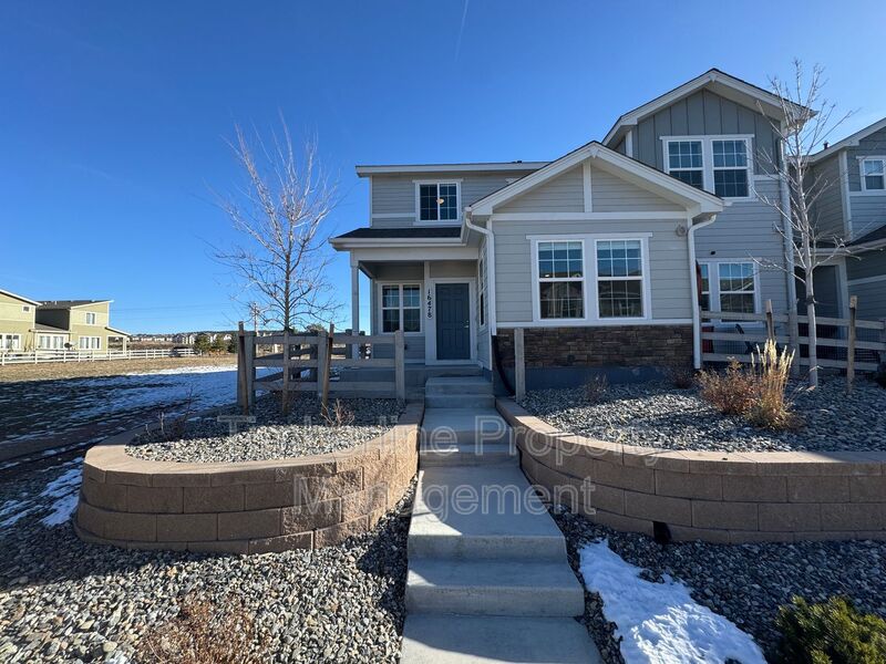 Monument House: 16478 Blue Yonder View
