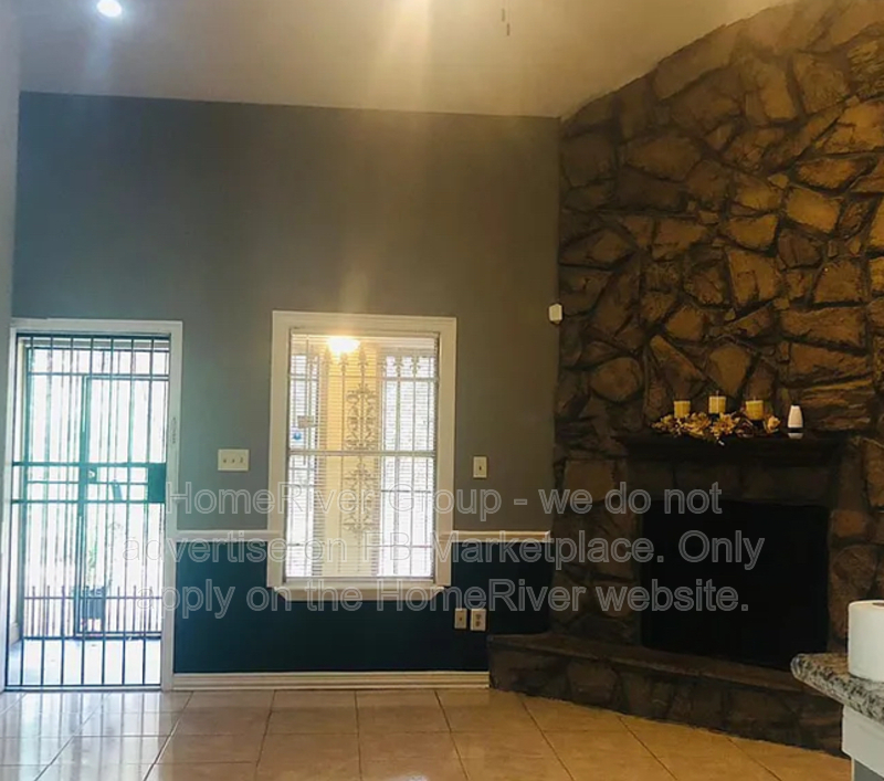 Houston House: 12242 W Village Dr