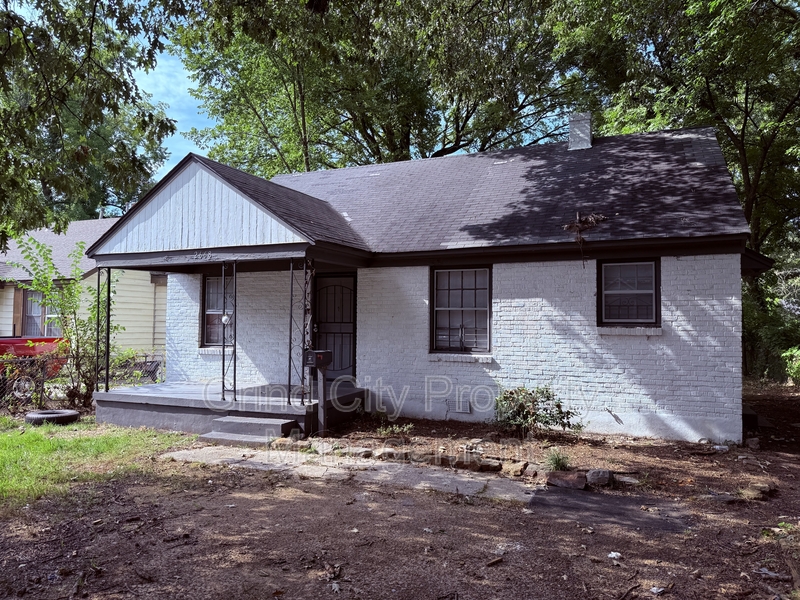 Memphis House: 2668 Browning Avenue