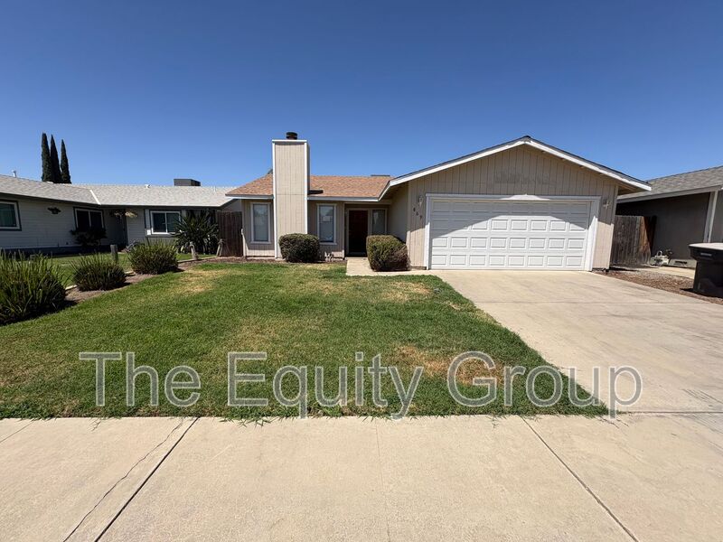 Tulare House: 869 Belmont Street