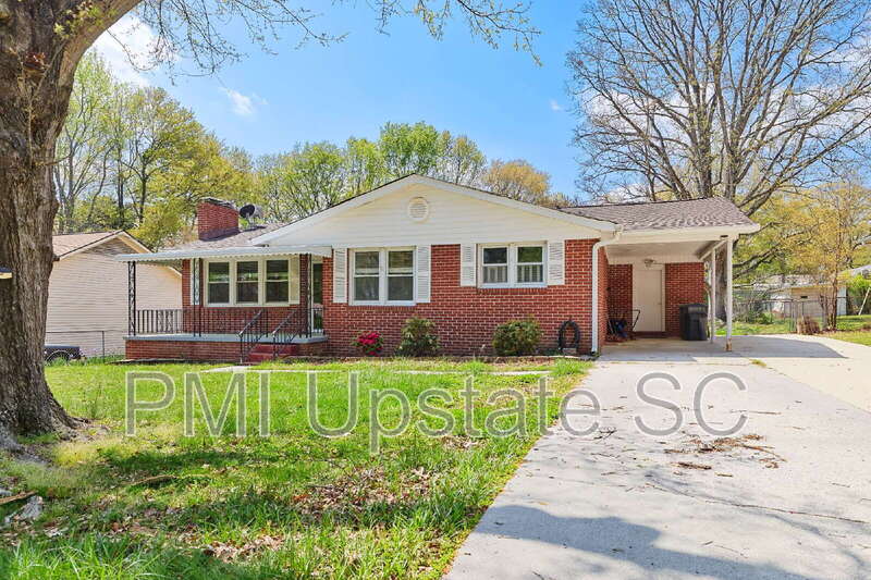 Taylors House: 102 Tiffany Drive