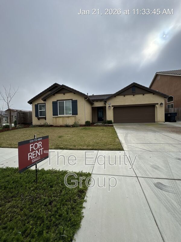 Visalia House: 1829 W Prescott Ave