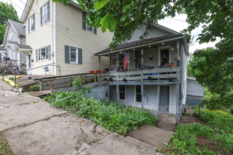 Corning Condo: 291 Sunset Dr