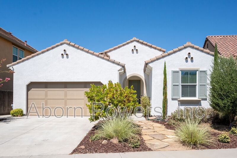 Roseville House: 7048 Greenford Way