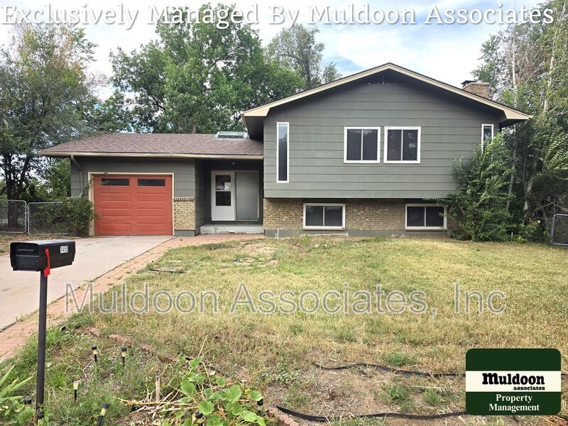 Colorado Springs House: 1450 Luna Vista Drive