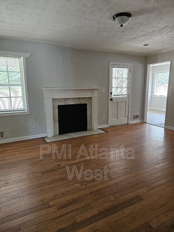 College Park House: 2250 Sandgate Circle