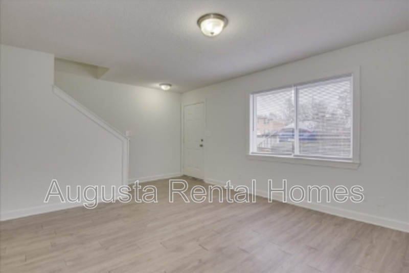 Augusta Condo: 2905 Arrowhead Drive - E7