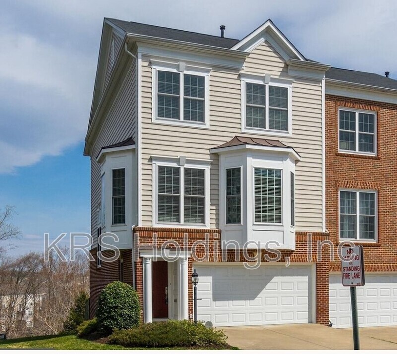 Woodbridge Townhome: 14579 Crossfield Way