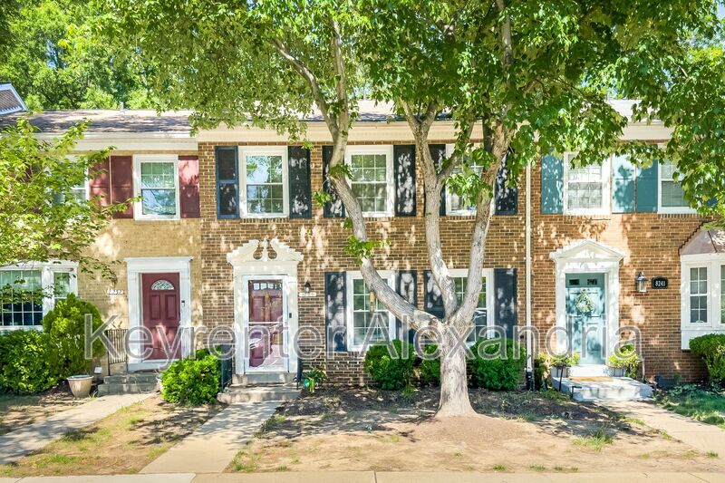Alexandria Townhome: 8239 Doctor Craik Ct